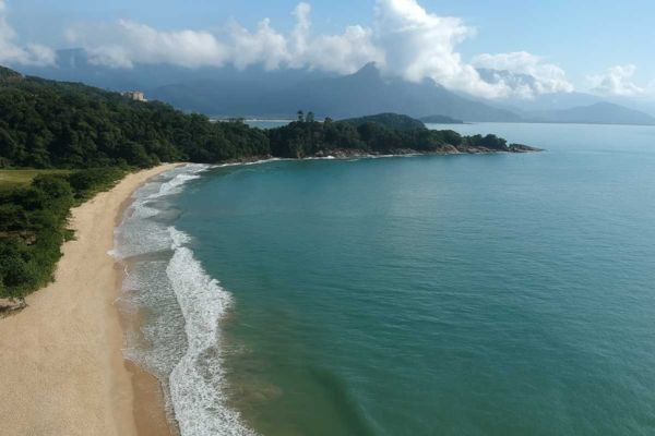 Praia da Caçandoca, Ubatuba — território quilombola